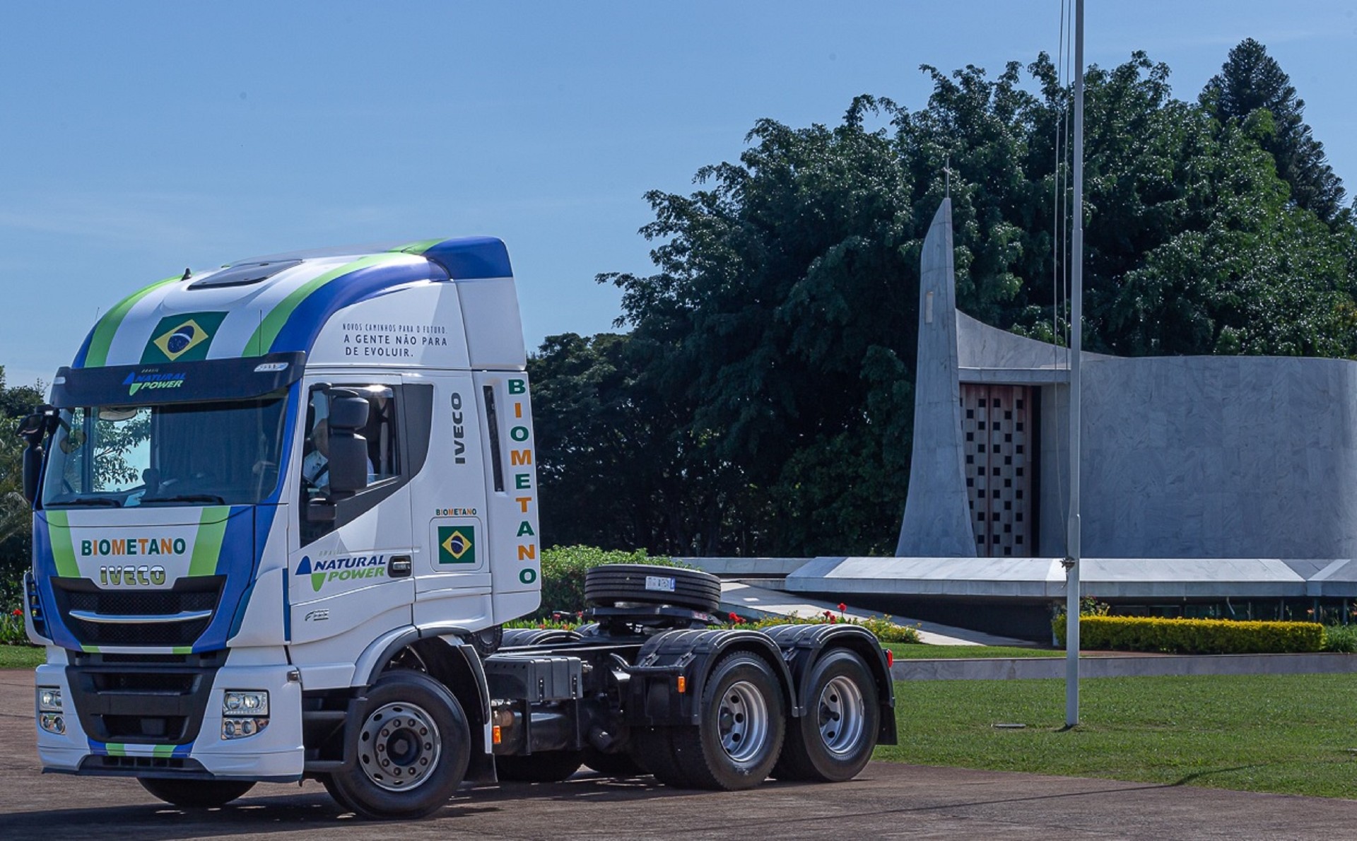 Iveco apresenta o Hi-Way movido a biometano e gás natural no Brasil