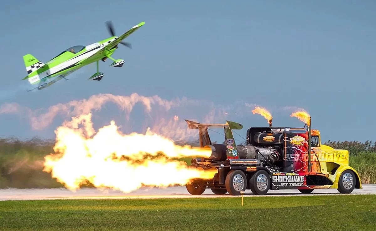 Shockwave Jet Truck alcança 605 km/h em 6 segundos