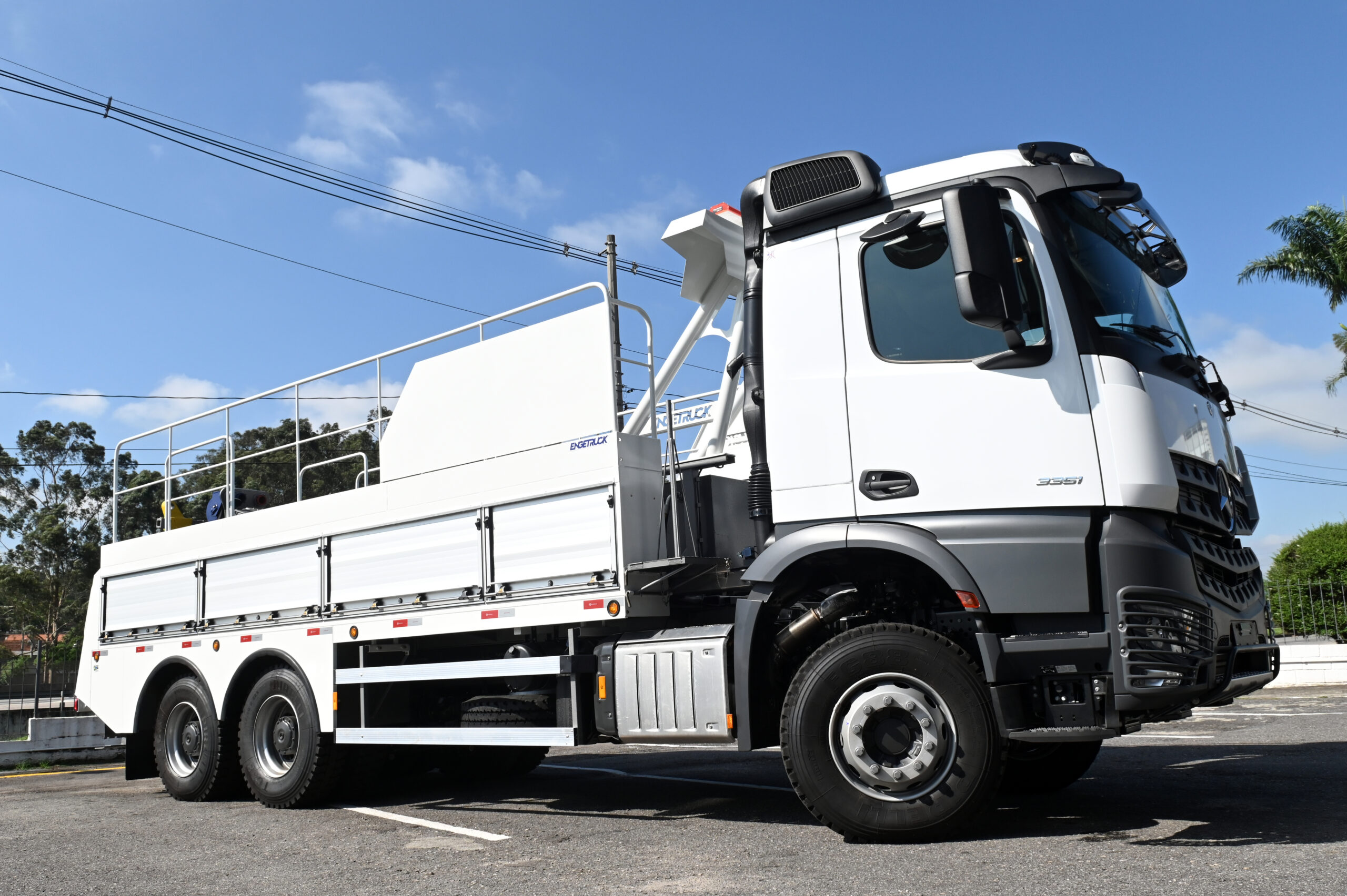 Mercedes-Benz Arocs estreia na rodovia