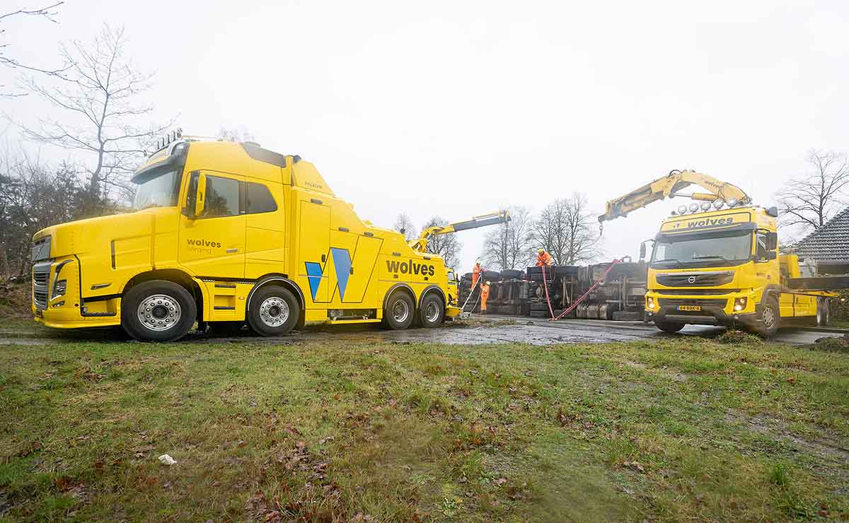 Volvo VT5 é a versão de cabine bicudo do FH