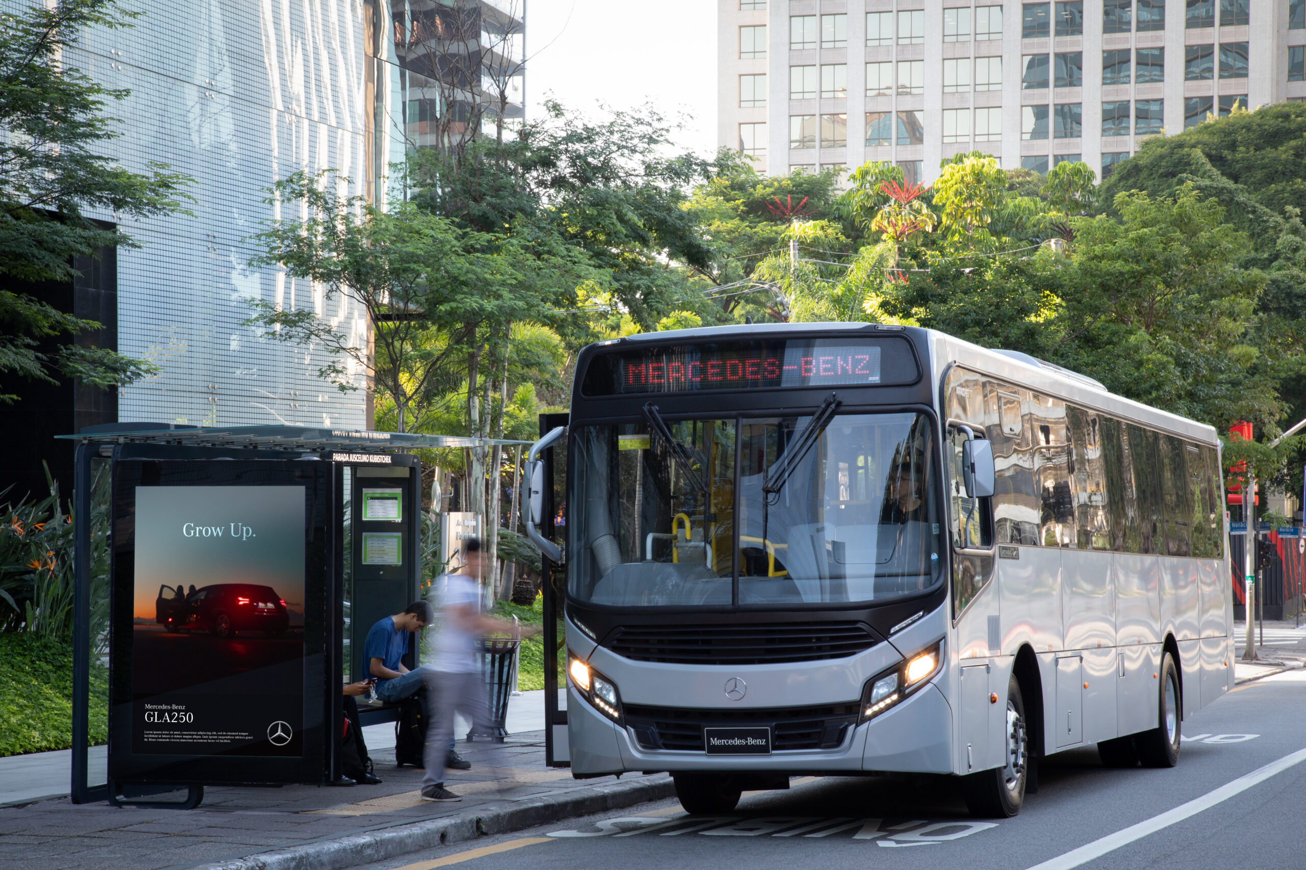 Venda de ônibus cai em 2 mil unidades; vejas as marcas preferidas