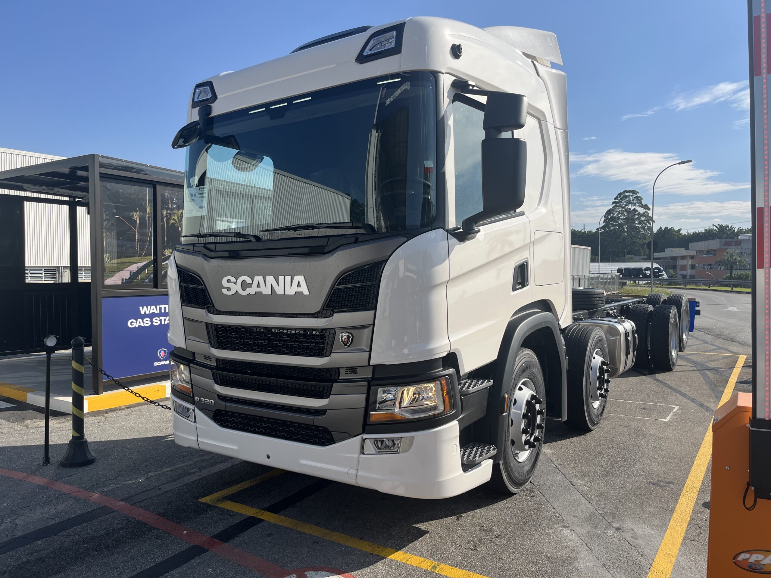 Caminhões Scania P ganha caixa G25 do Super e ficam mais leves
