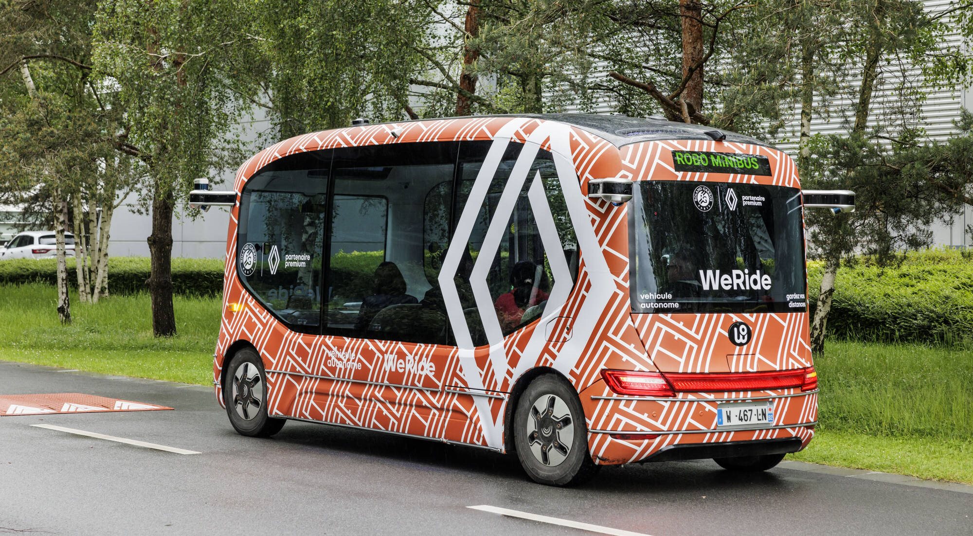 Renault lança neste mês seu miniônibus autônomo