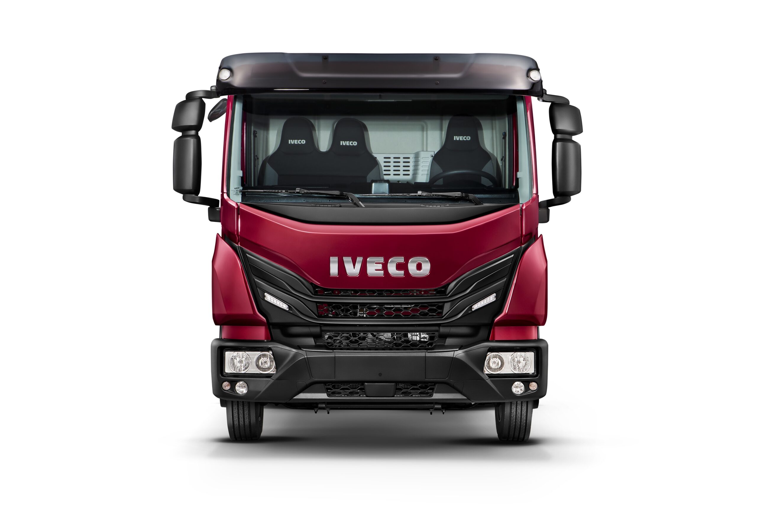 Iveco Tector recebe atualizações no design e conforto