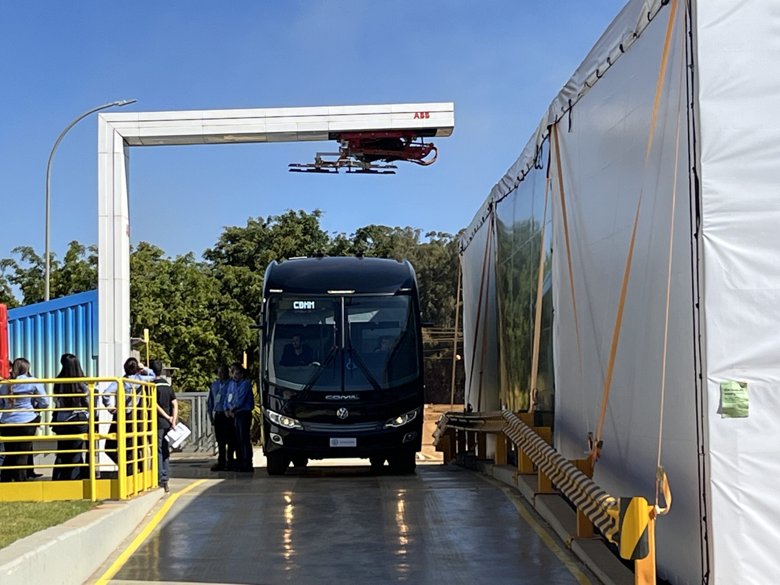 Volkswagen apresenta a segunda versão do e-Volksbus com recarga rápida