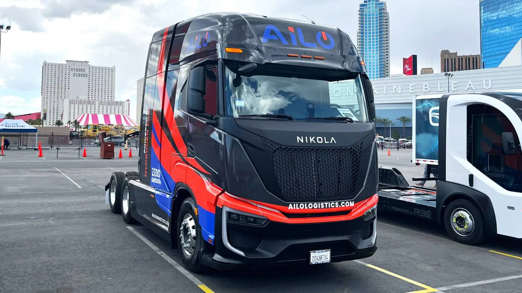 Nikola Motor, Tre FCEV, caminhão elétrico