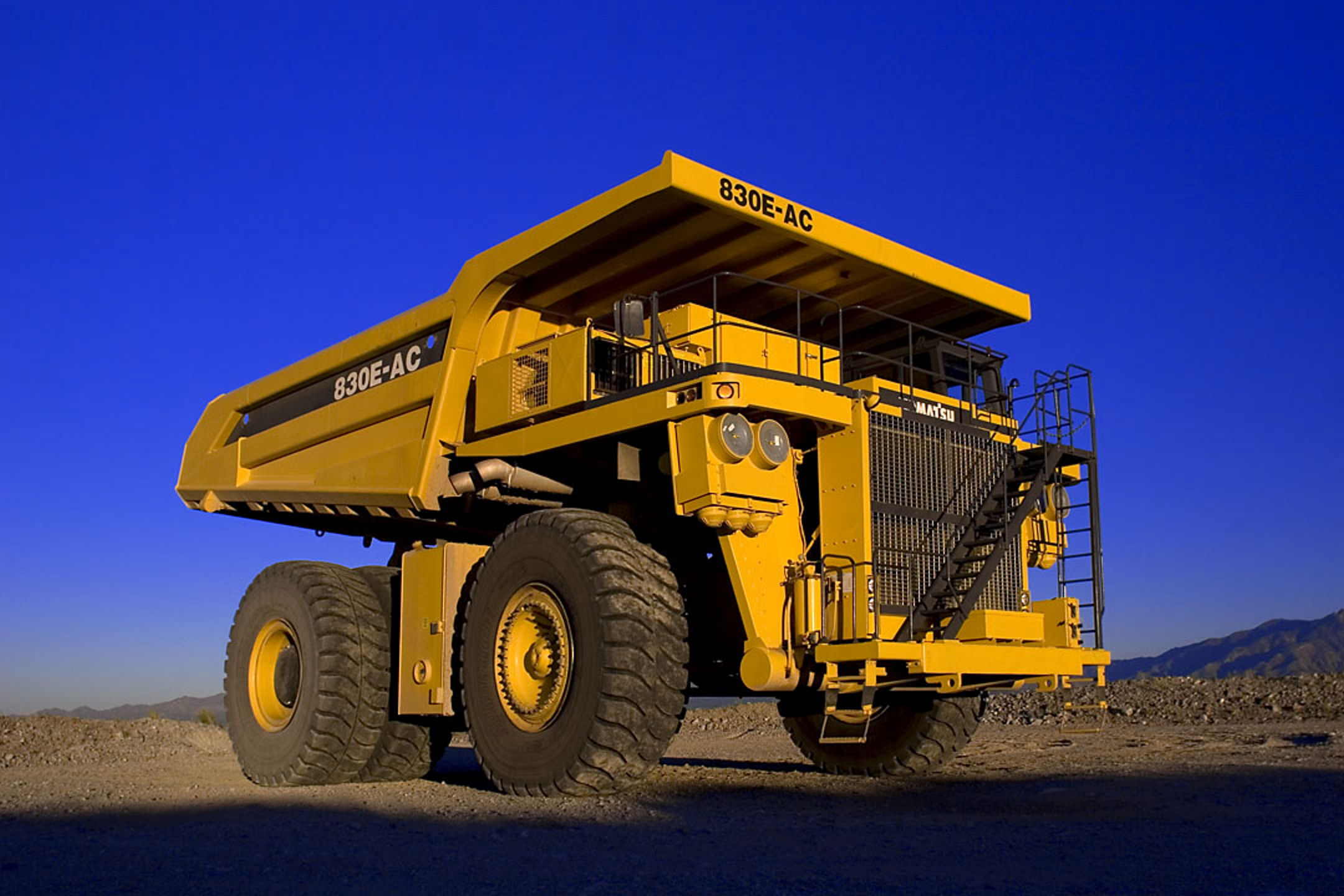 Vale, Komatsu e Cummins vão desenvolver caminhões movidos a etanol e diesel