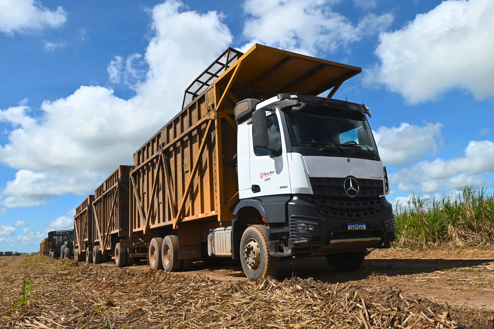 Mercedes-Benz Arocs 3351 é o preferido no fora de estrada