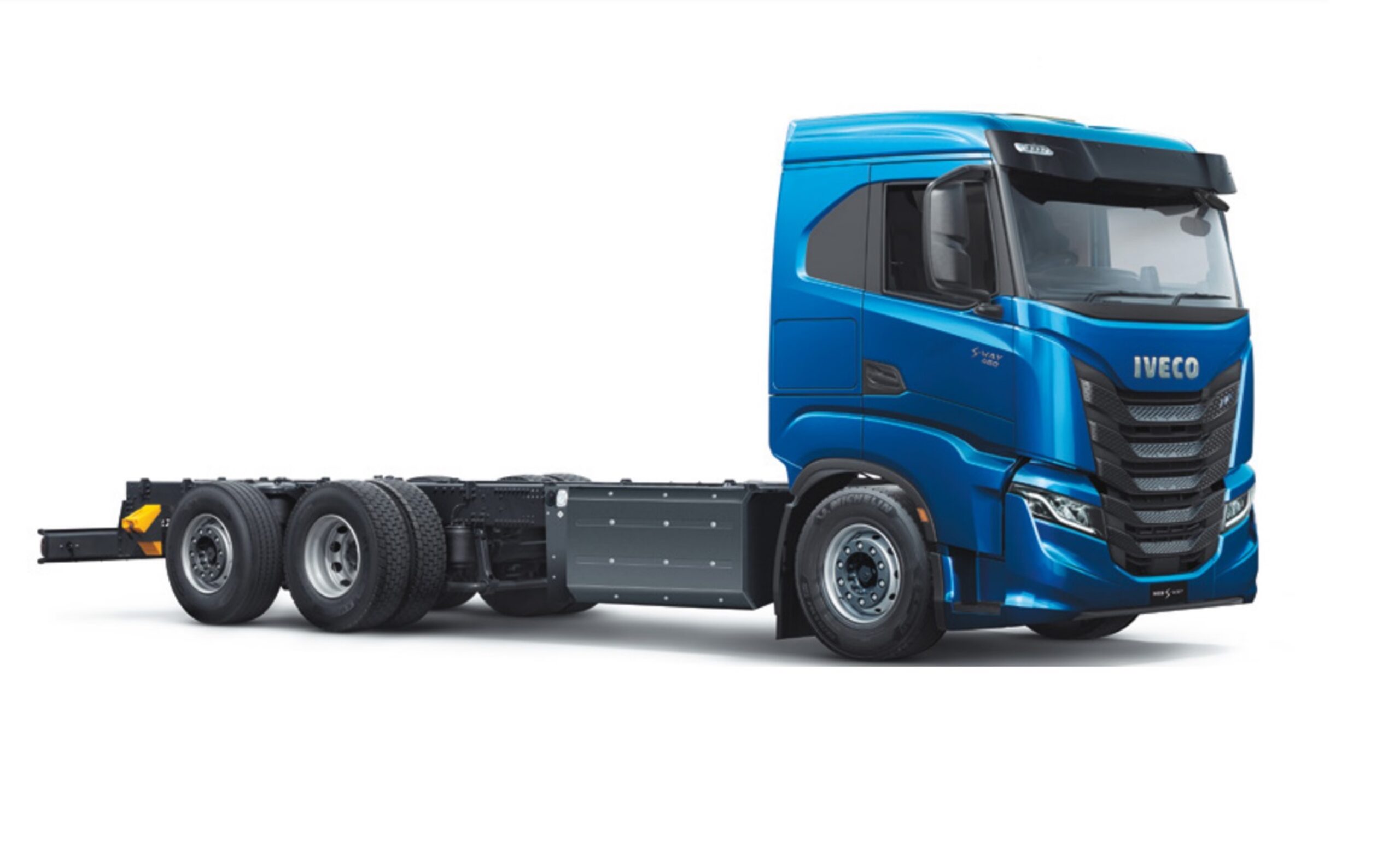 Iveco lança versão do S-Way com suspensão pneumática