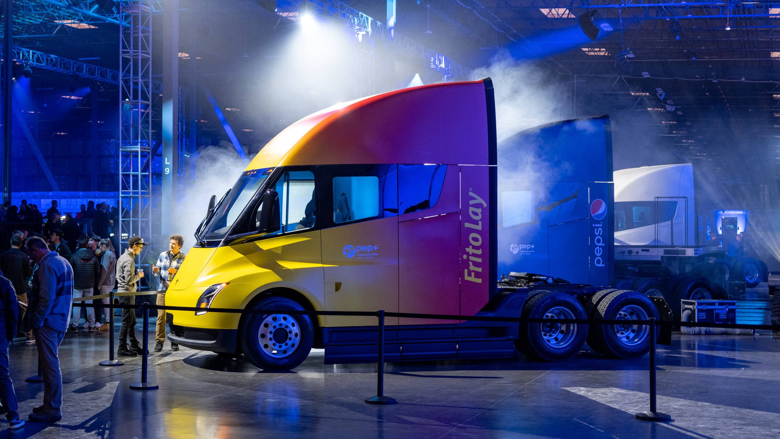 Tesla Semi, caminhão elétrico