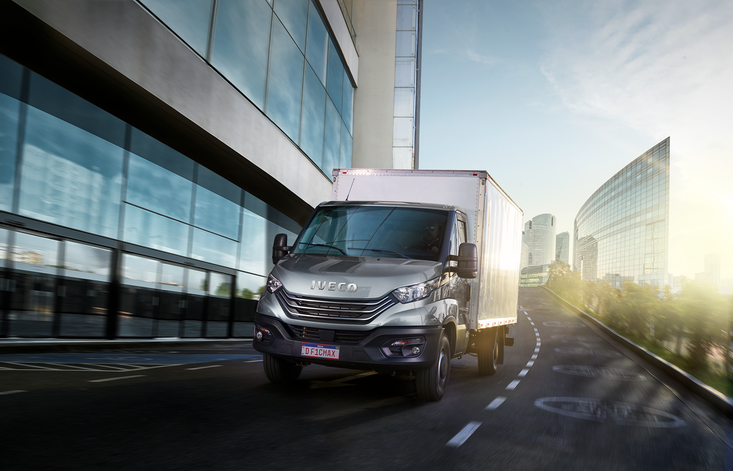 Grupo Maroni compra 964 Iveco Daily chassi cabine