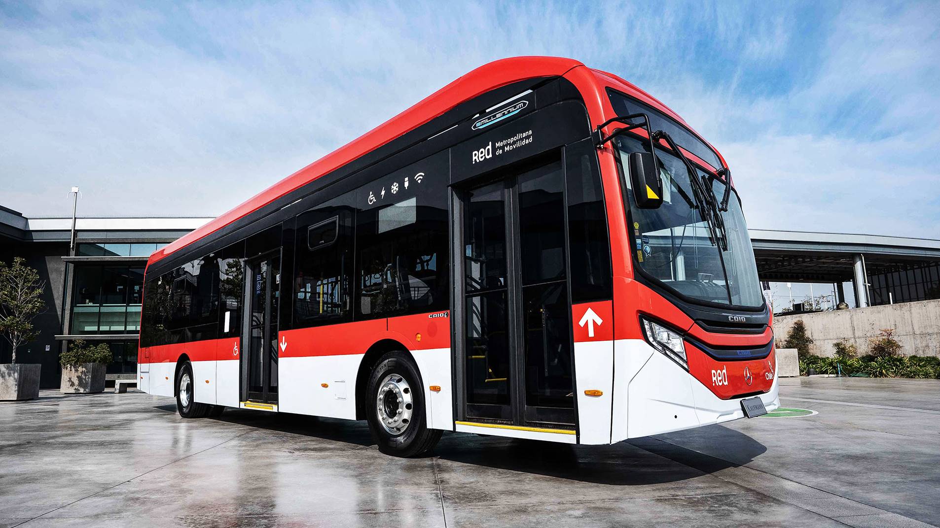 eO500U, Mercedes-Benz, ônibus elétrico
