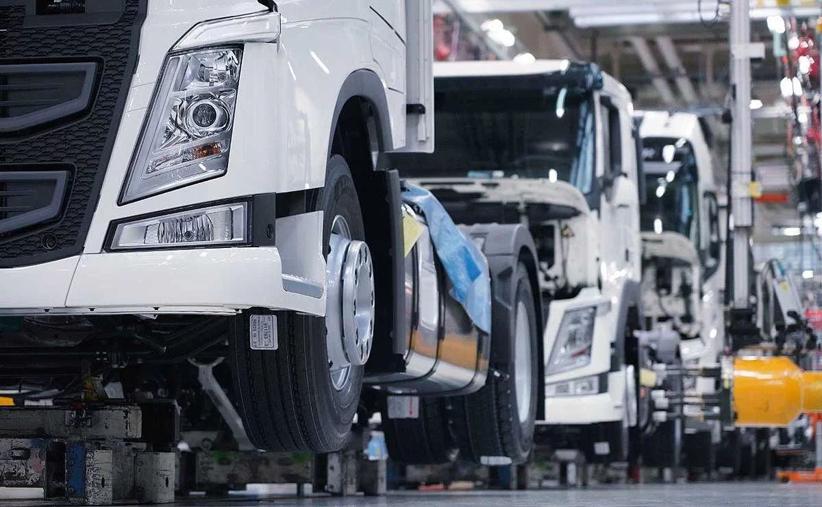 Produção de caminhões recua 24,7% em janeiro, diz Anfavea