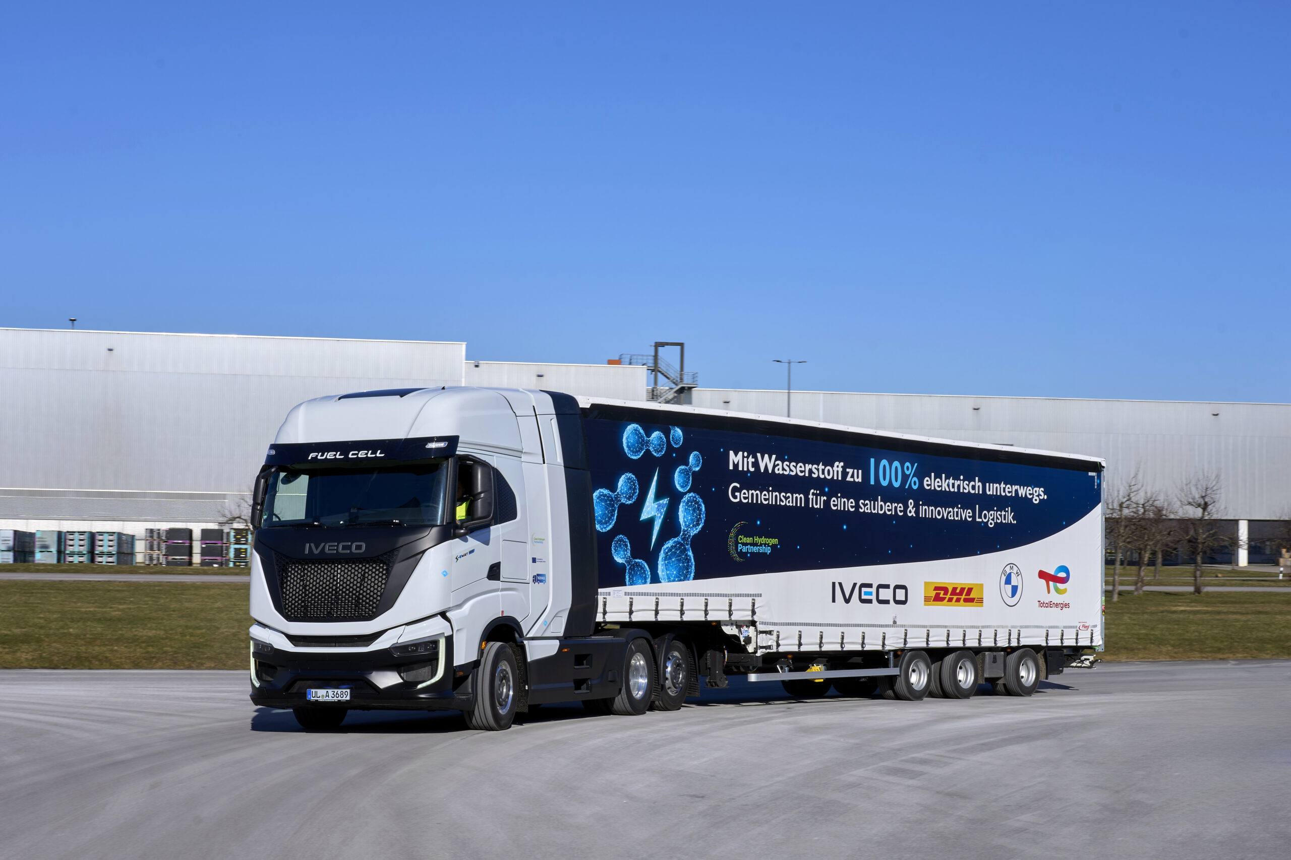 Iveco entrega dois S-eWay Fuel-Cell a hidrogênio para a BMW