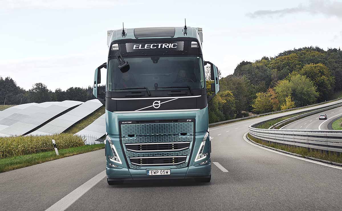 Volvo Trucks lidera vendas de caminhões elétricos na Europa e nos EUA