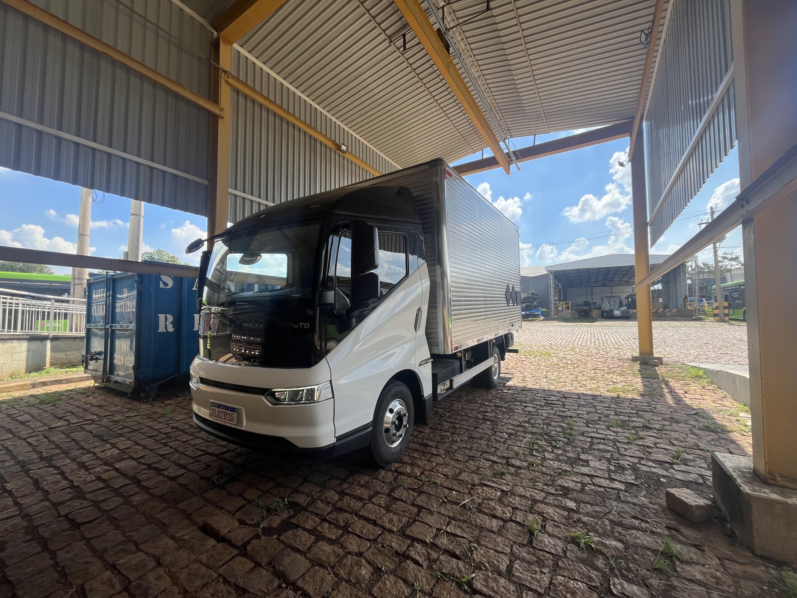 Impressões: caminhão elétrico BYD eT5 7200 chega nas operações urbanas