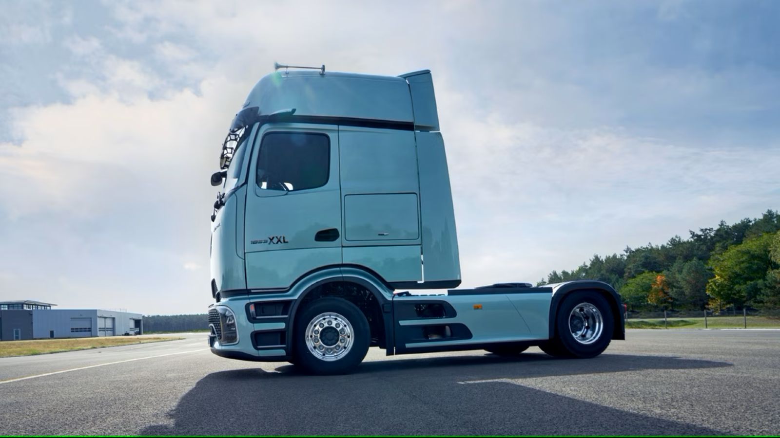 Versão estendida do Mercedes-Benz Actros é confirmada, mas somente na China