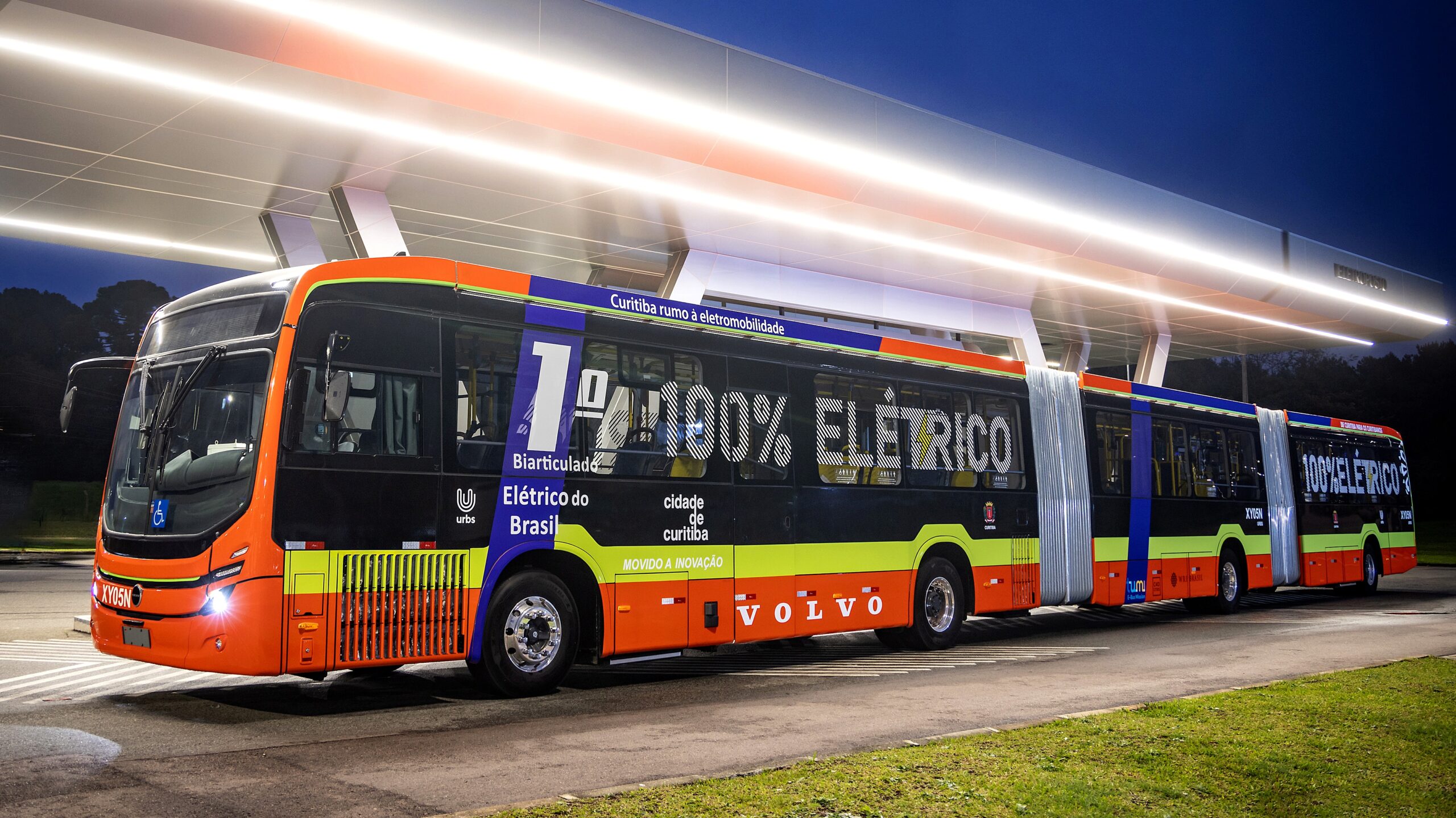 ônibus biarticulado elétrico, Volvo