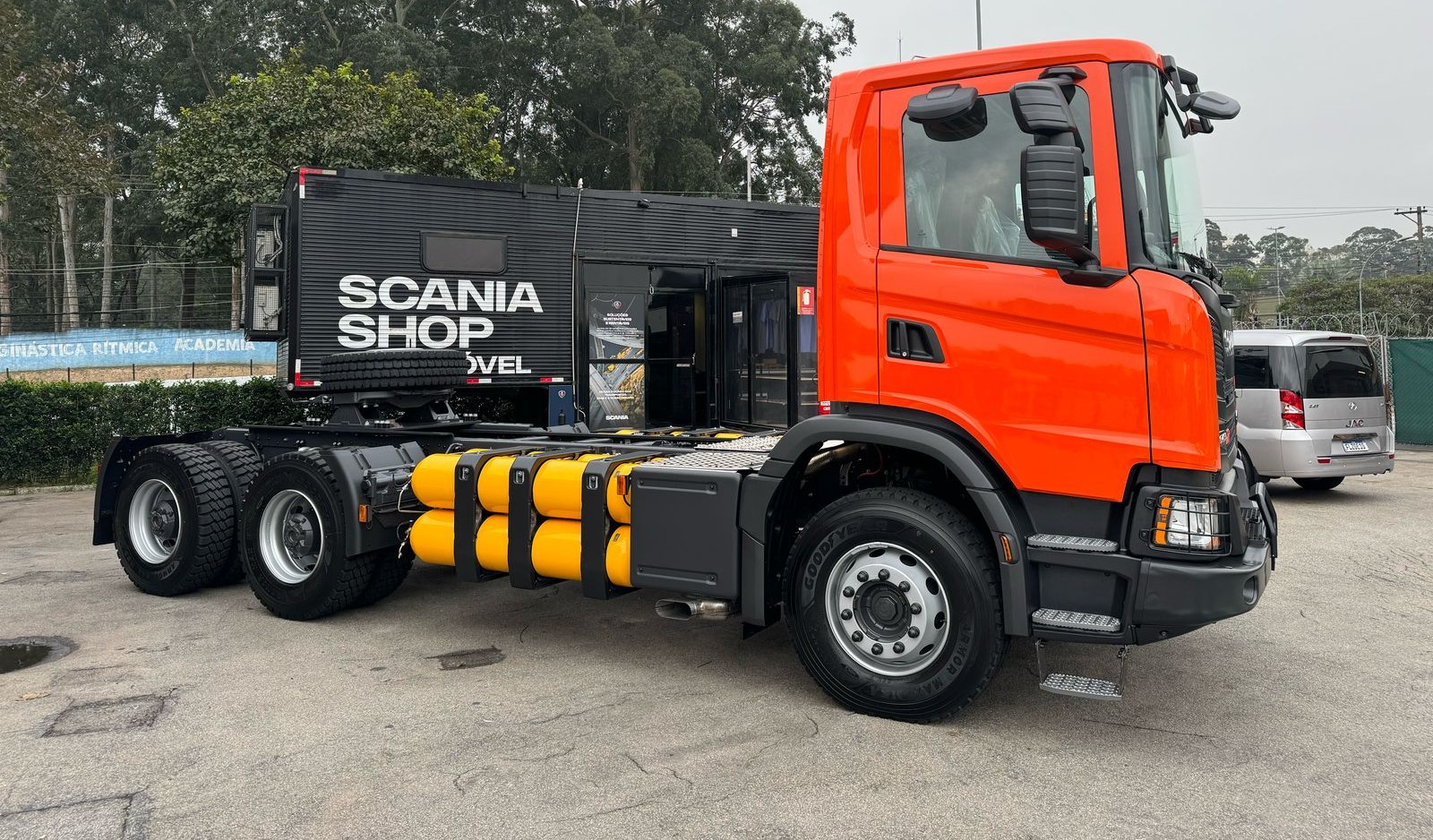 Scania lança G 460 a gás para operações off-road na cana e na madeira