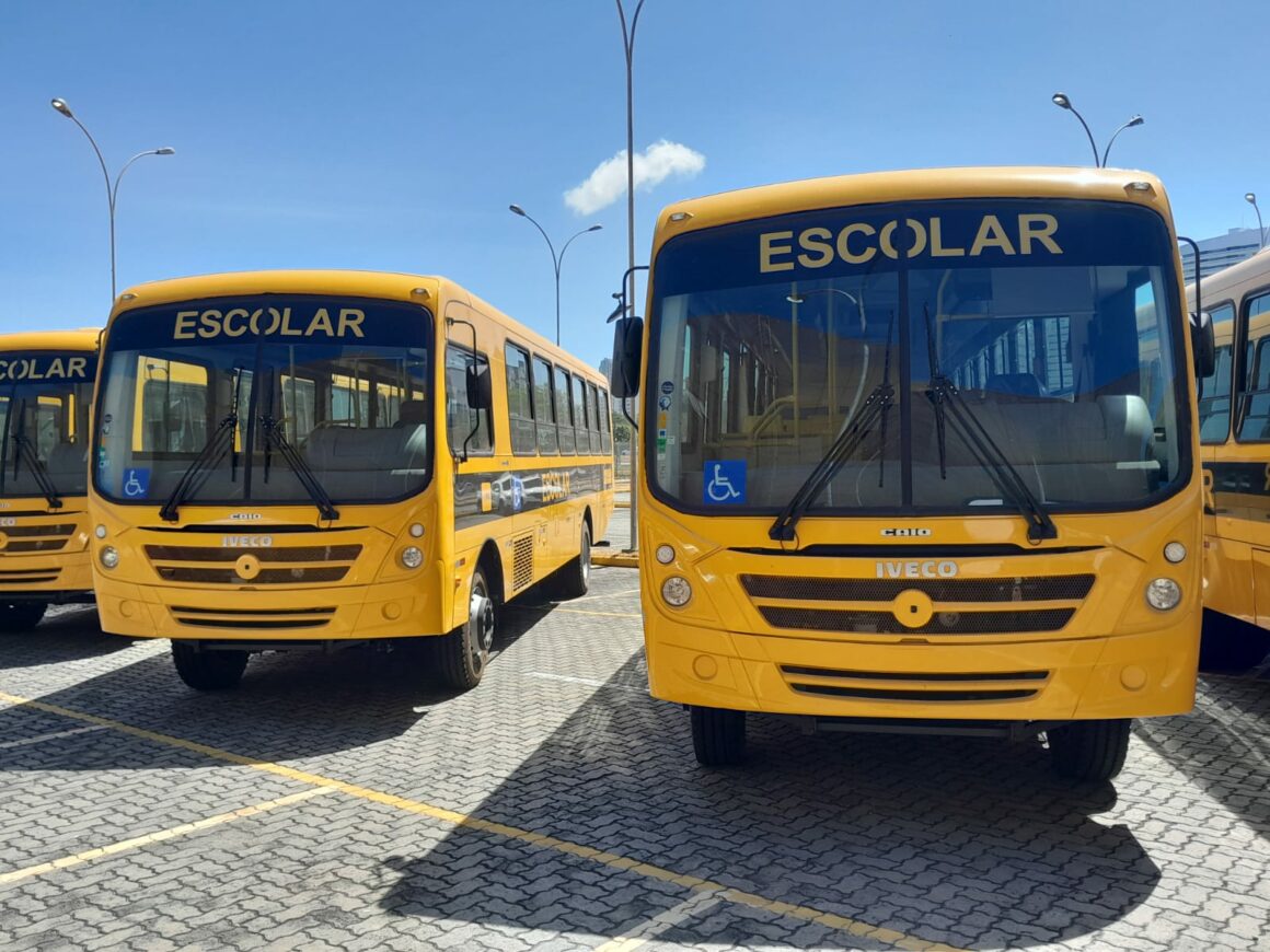 Vendas de comerciais leves e ônibus avançam, mas de caminhões pesados recua