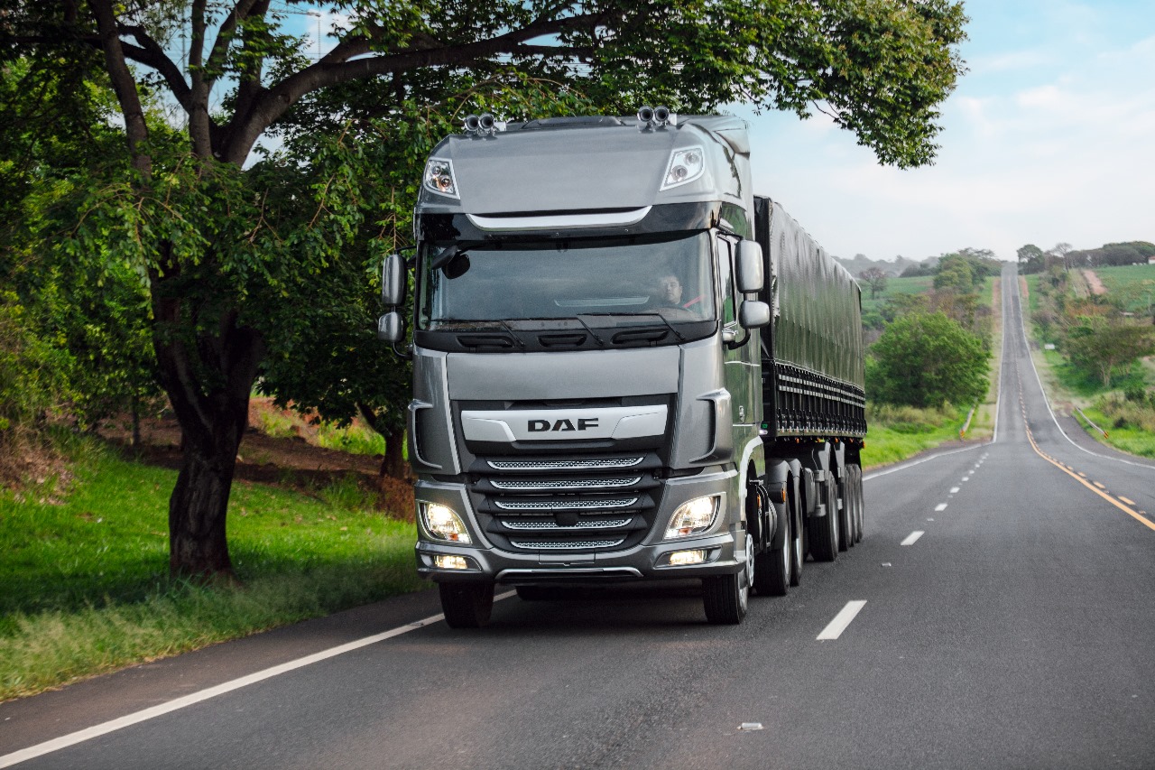 Mercado de caminhões pesados perde espaço, mas Volvo e DAF lideram