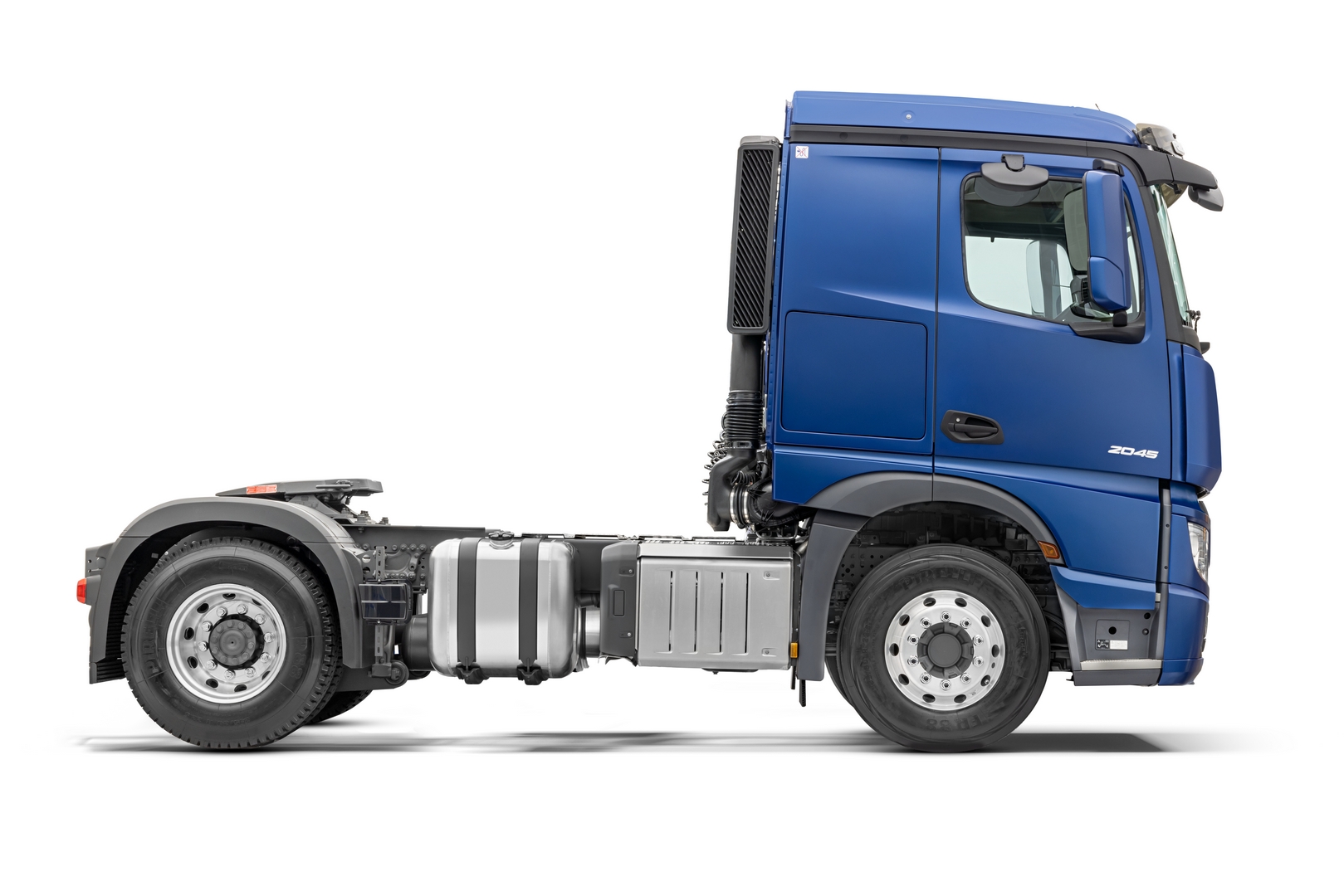 Conheça os caminhões 4x2 para bitrem de 6 eixos disponíveis no Brasil