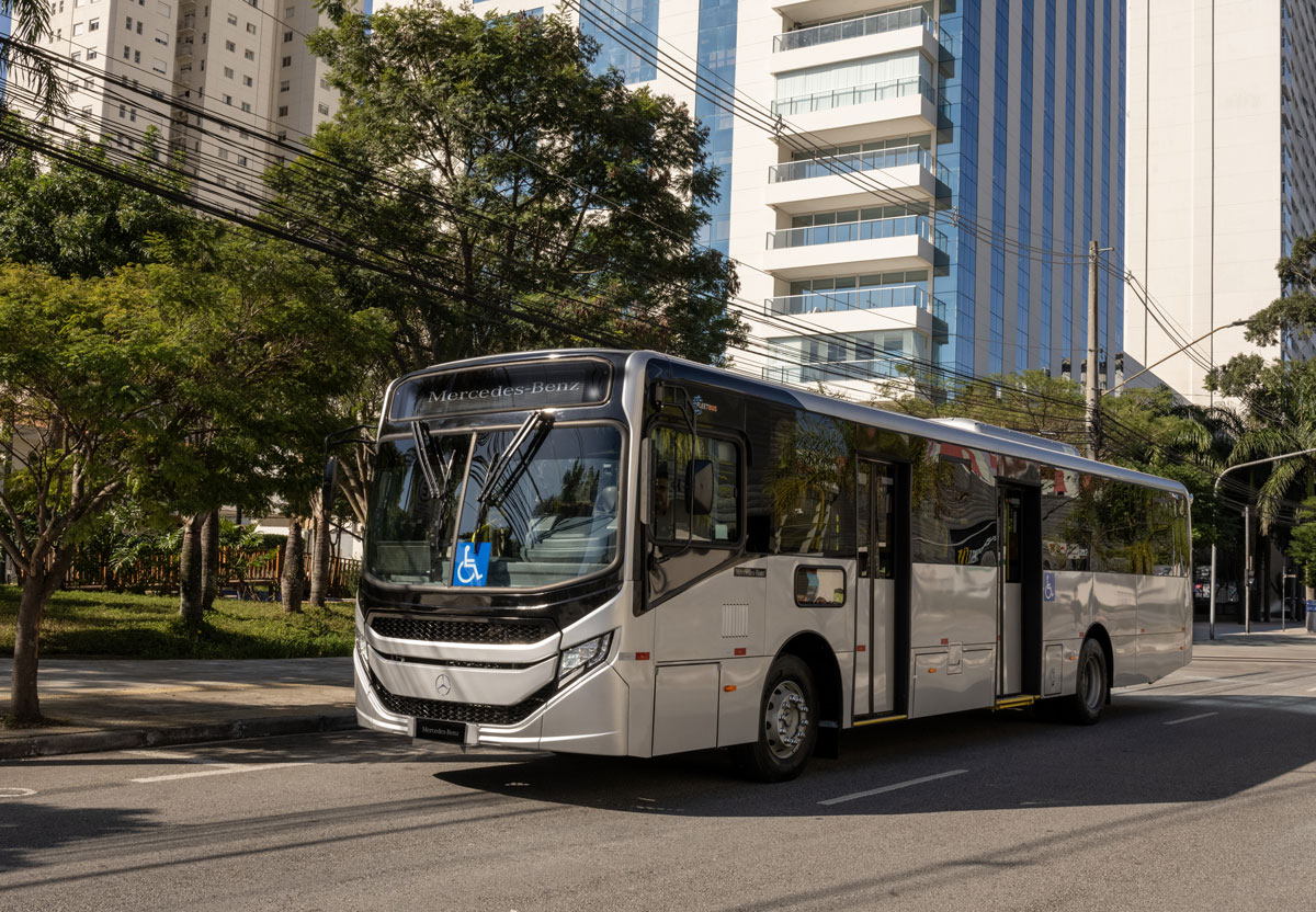 Mercedes-Benz lidera vendas de ônibus em Curitiba no primeiro semestre de 2025