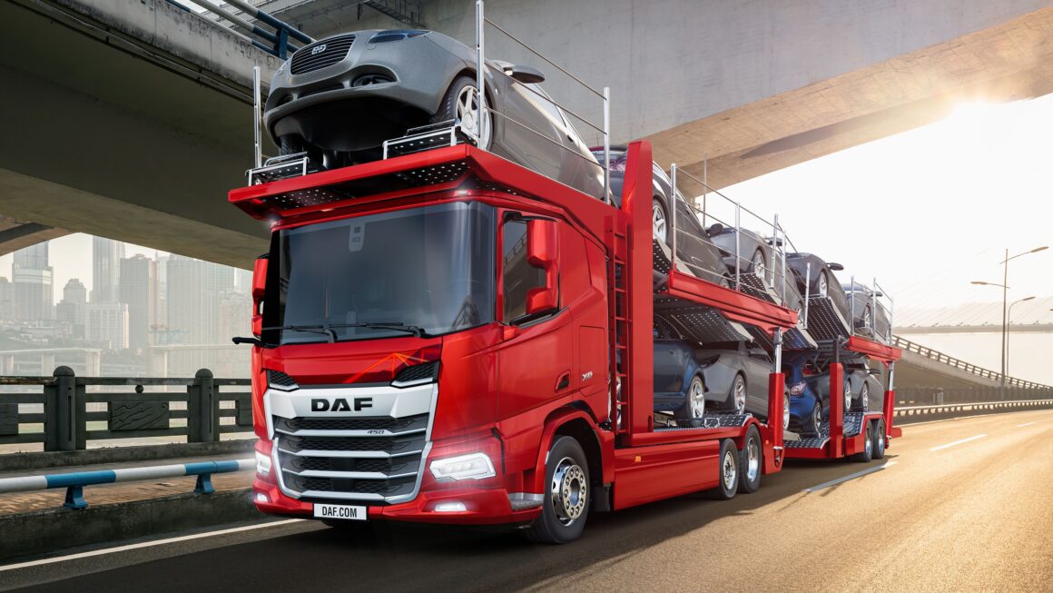 DAF lança nova linha de chassis rebaixados para transporte de automóveis