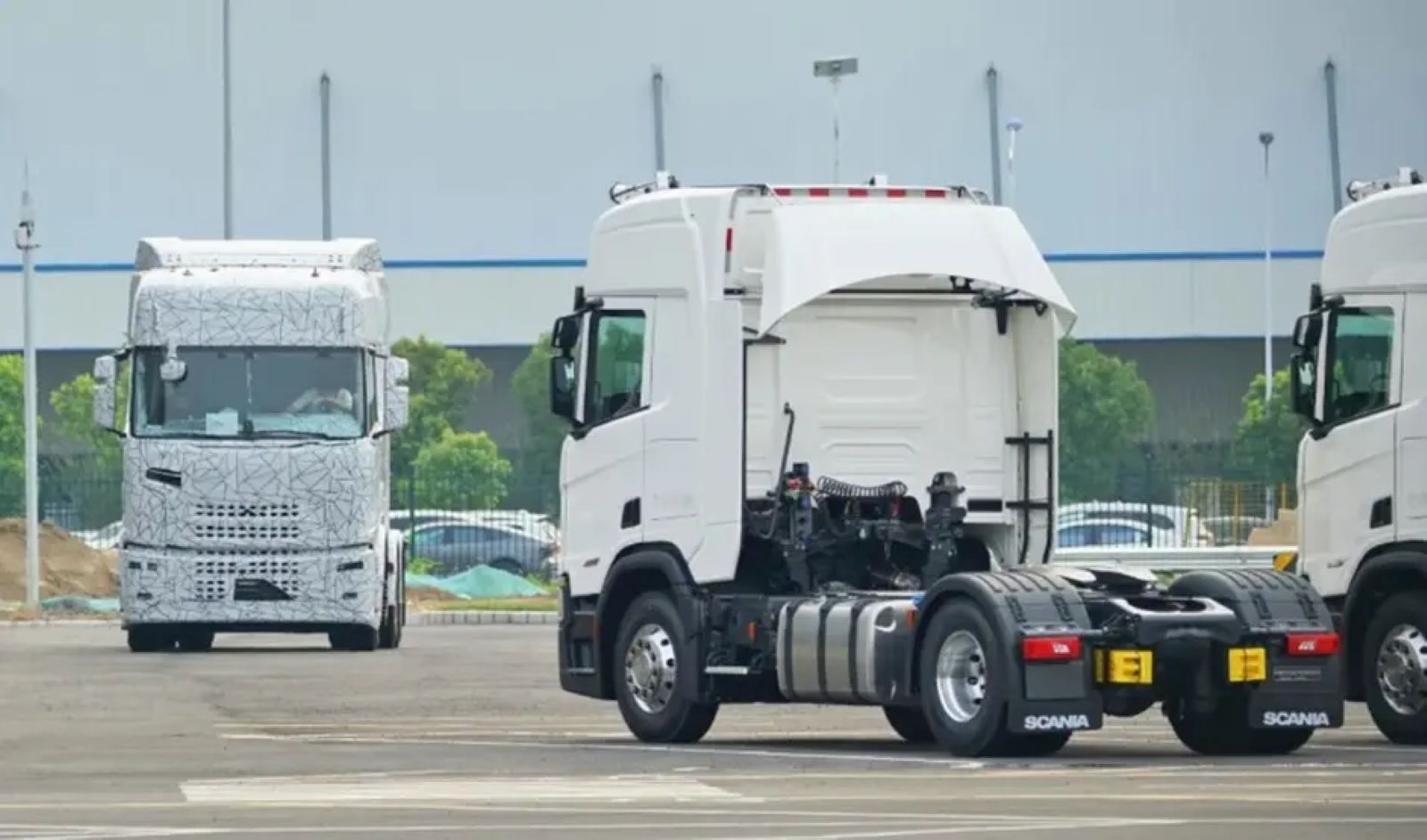 Novo Scania camuflado reaparece na China e indica evolução aerodinâmica