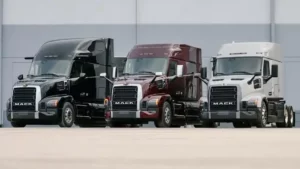 Mack Trucks, Pioneer