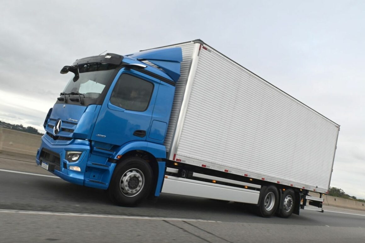 Mercedes-Benz testa eActros 400 entre São Paulo–Rio com 422 km de autonomia