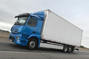 Mercedes-Benz testa eActros 400 entre São Paulo–Rio com 422 km de autonomia