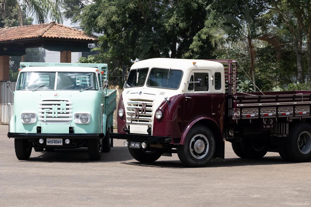 FNM D9 e D11 são os caminhões-destaque da Expoclassic 2025