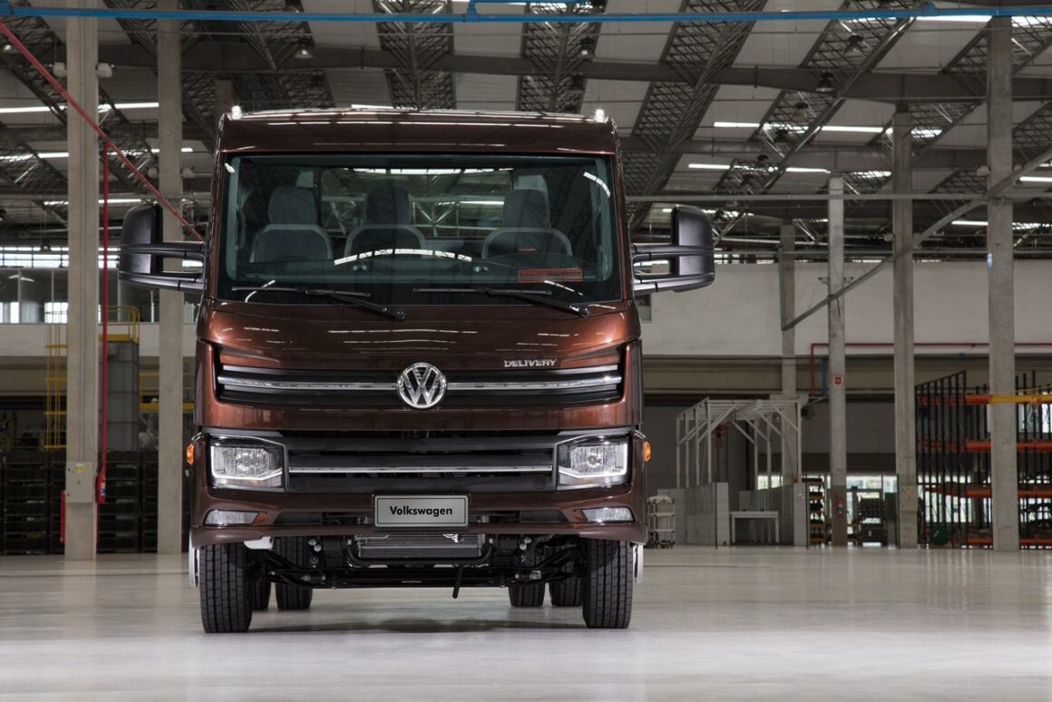 VW Delivery 11.180 lidera vendas de caminhões médios e impulsiona segmento