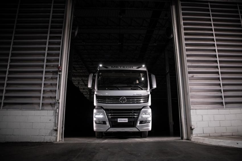 Volvo FH lidera entre os caminhões pesados, mas segmento segue em recuo