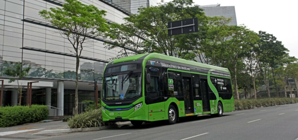 Volvo lança chassi BZRLE e reforça presença nos ônibus elétricos urbanos no Brasil