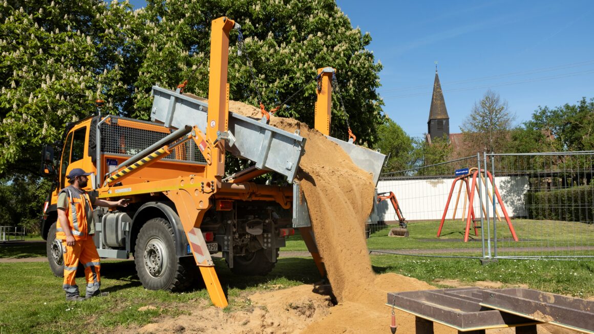 Unimog, Mercedes-Benz