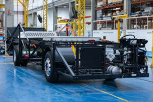 BYD passa a equipar baterias mais seguras em ônibus elétricos no Brasil