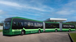 Ônibus elétricos articulados e biarticulados ganham espaço no transporte coletivo