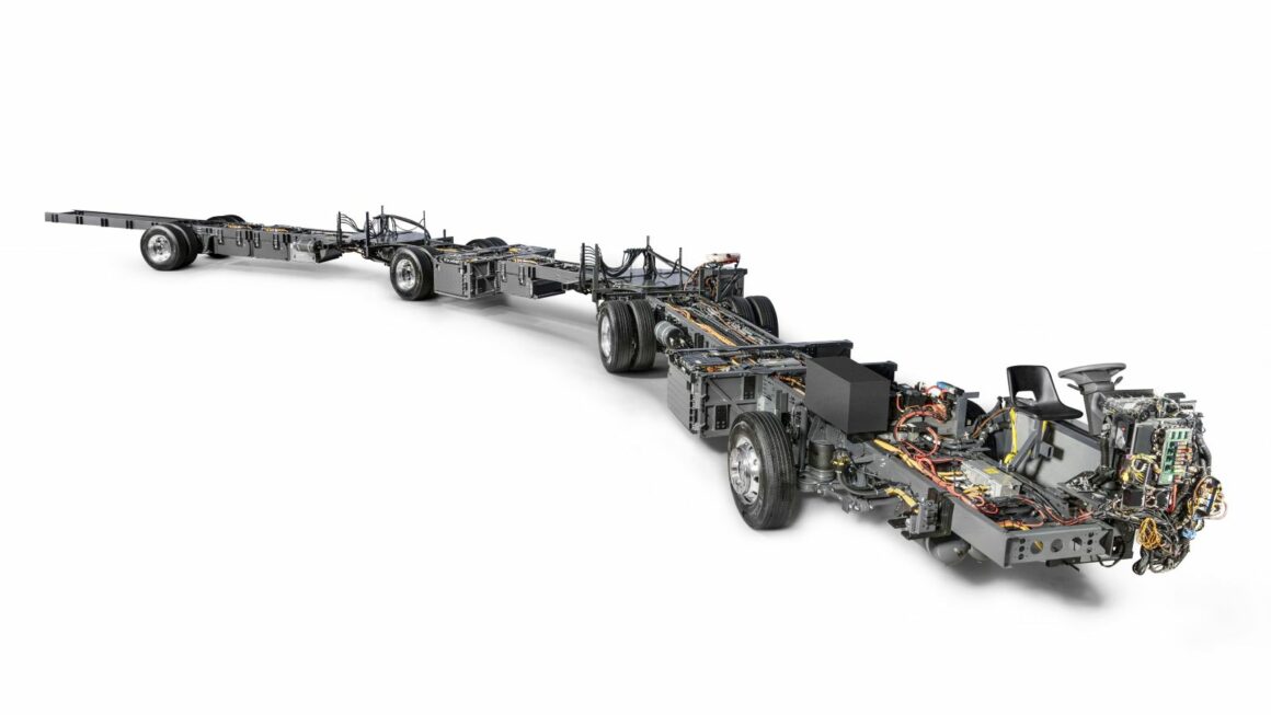 Ônibus elétricos articulados e biarticulados ganham espaço no transporte coletivo