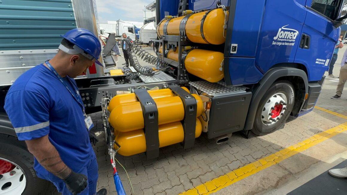 Com abastecimento próprio de biometano, Jomed vai comprar mais Scania