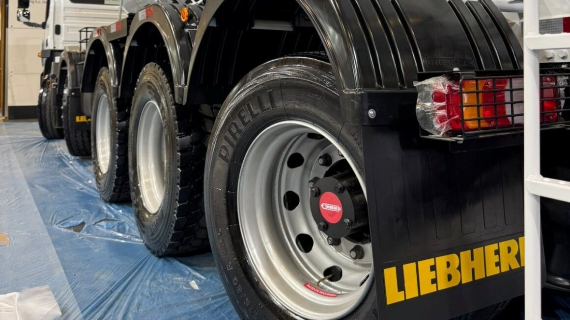 caminhão betoneira 10x4, Atego, Mercedes-Benz,