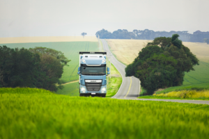 Caminhões 6x2 de 480 cv ganham força no Brasil com DAF, Iveco e Volkswagen