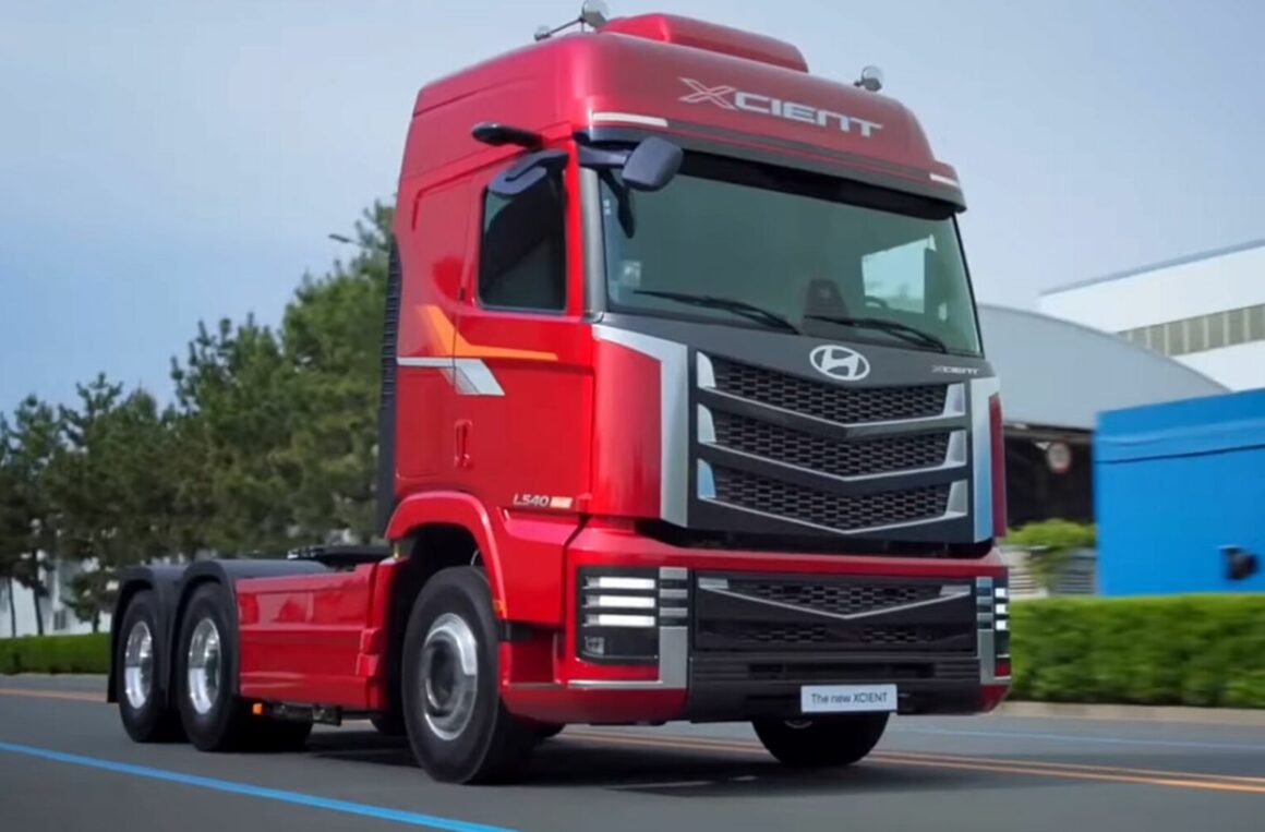 Hyundai Xcient adota identidade visual que remete os automóveis da marca
