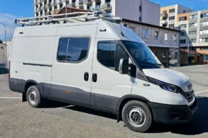 Polícia tcheca usa van Iveco para multar caminhoneiros; veja a ação