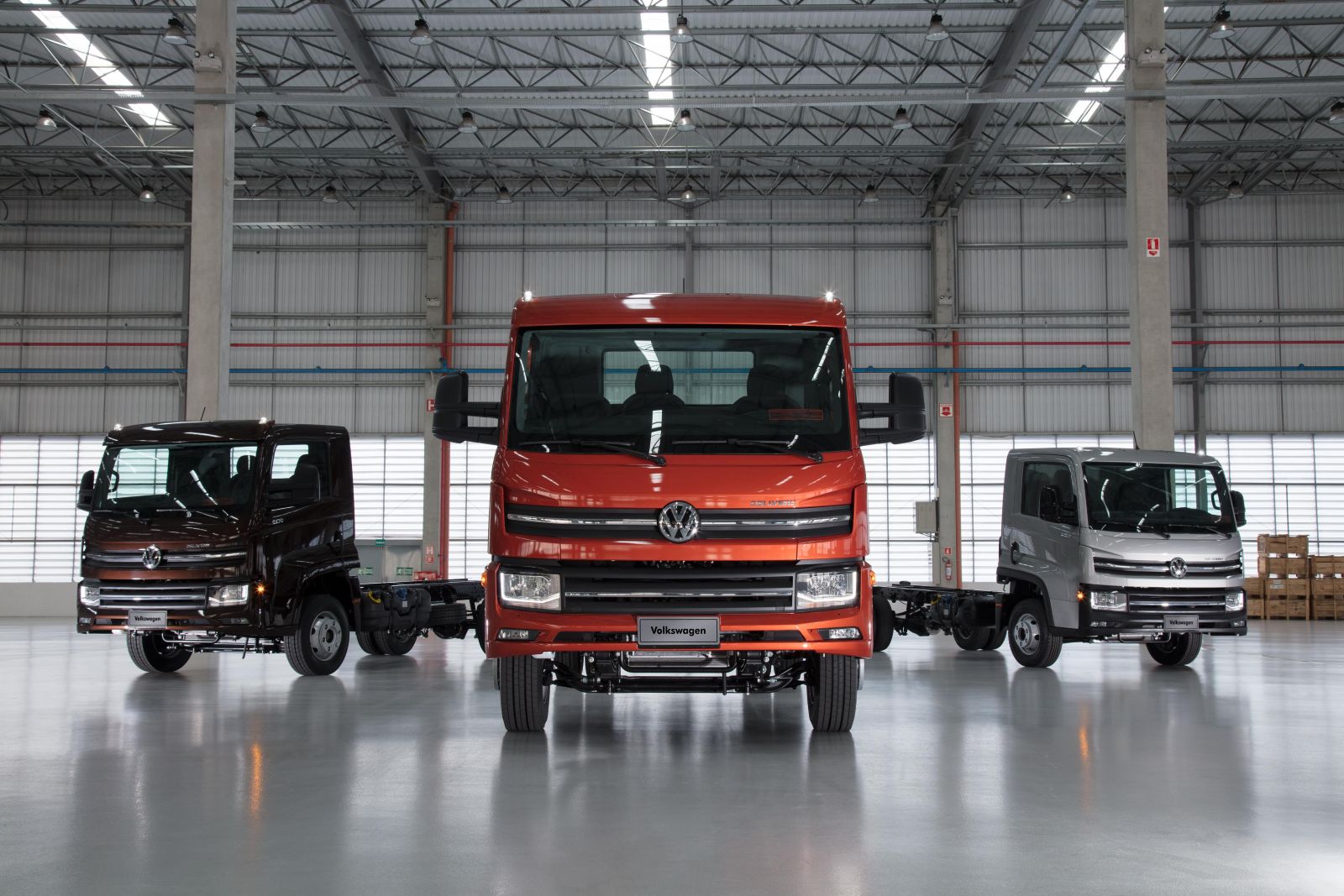Em agosto, caminhões médios e semipesados emplacam mais que Volvo FH 540