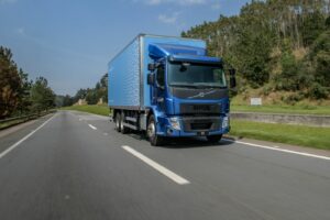 Volvo VM 290 ganha força no mercado de caminhões semipesados