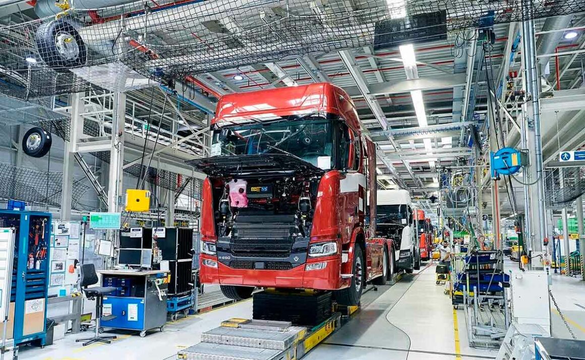 Mercado de caminhões recua 20% em agosto, mas exportações triplicam