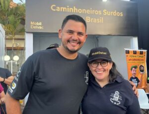 Caminhoneiros surdos querem espaço nas estradas e desafiam preconceito