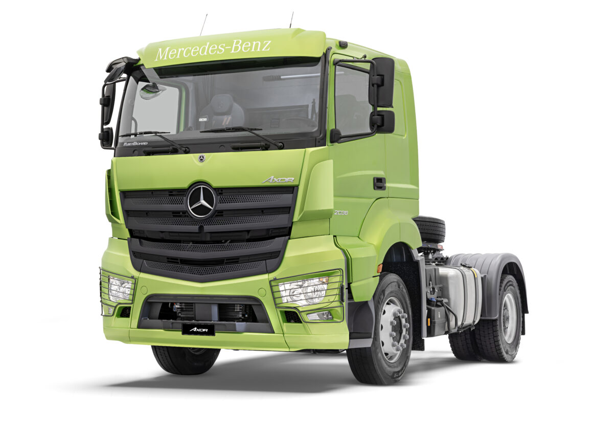 Volkswagen Constellation 19.380 vs Mercedes-Benz Axor 2038: confronto de 4x2